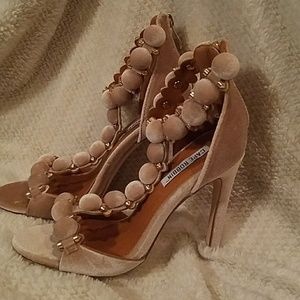 Cape Robin pink velvet shoes